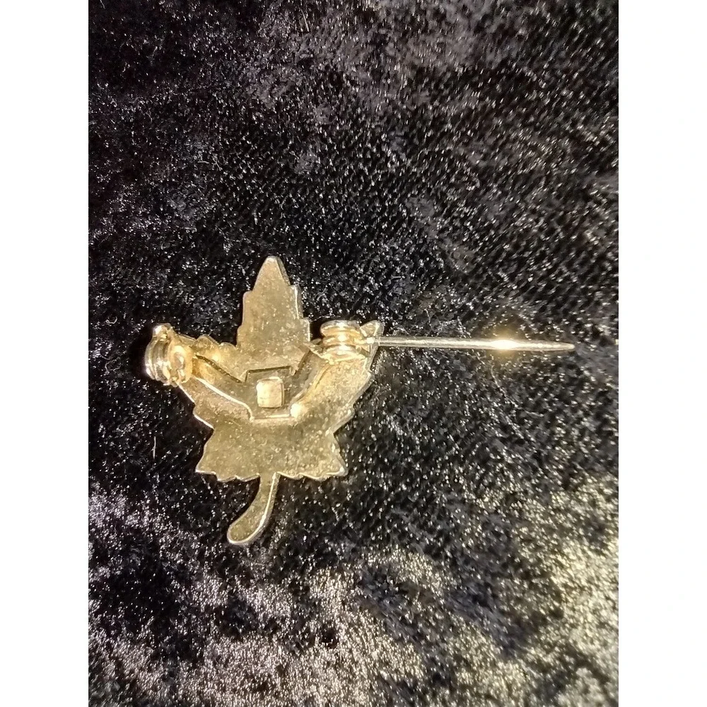 Vtg Niagara Falls Souvenir Pin Canada Colored Maple Leaf‎ Travel Brooch Jewelry